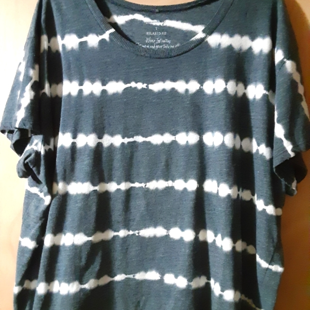 Torrid sz 2 shirt